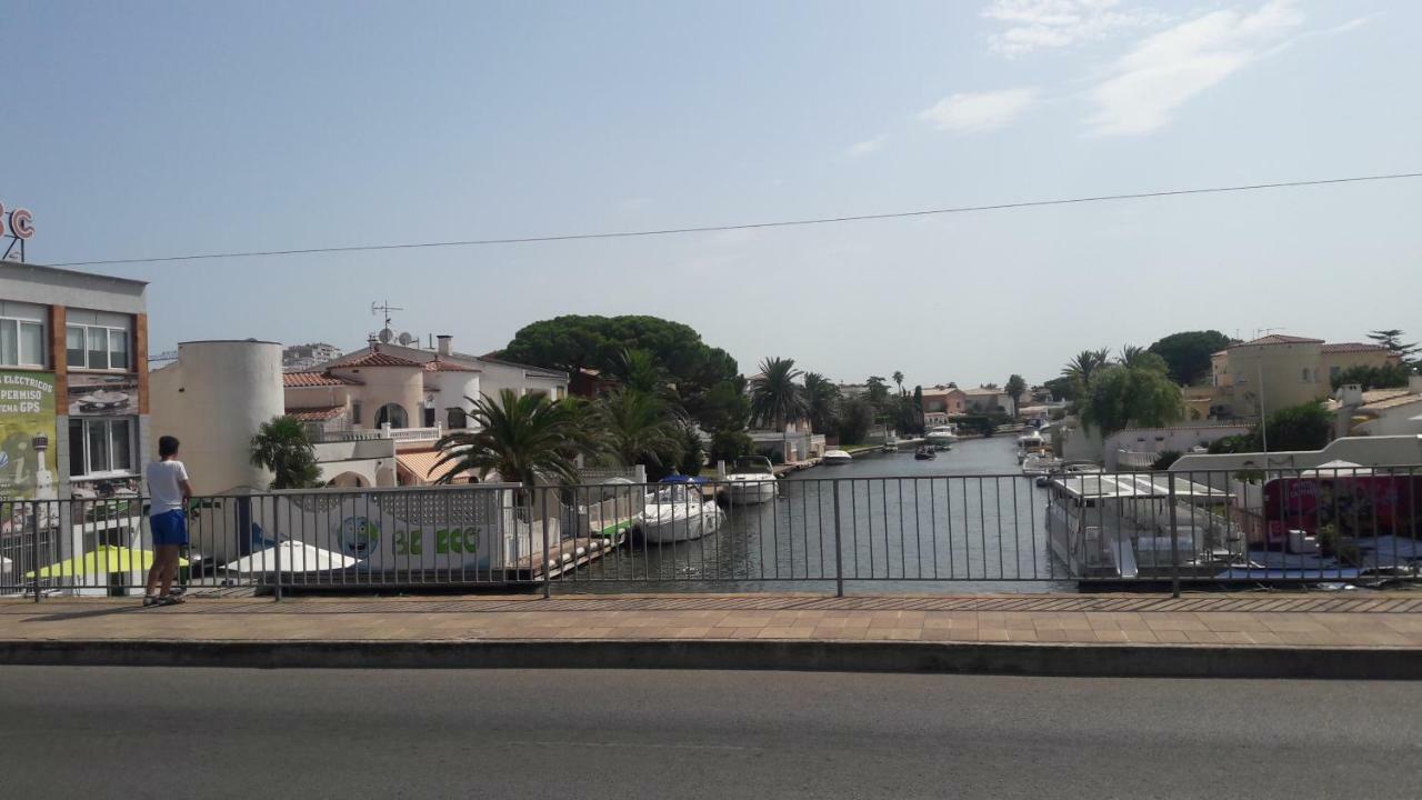 Villa Promenade Terrace Empuriabrava Eksteriør billede